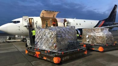 Photo de Le Royaume-Uni envoie une aide médicale à l'Ukraine avec un 737-400 de 30 ans