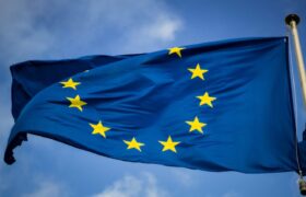 Étiquetage du contenu de l&rsquo;IA : le nouveau code de l&rsquo;UE et la date limite d&rsquo;août