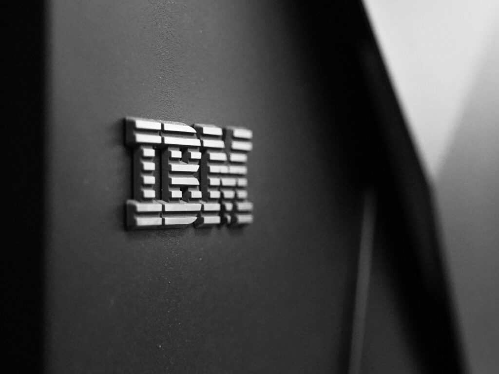 IBM lance la plateforme d'IA Bob pour réguler les coûts SDLC