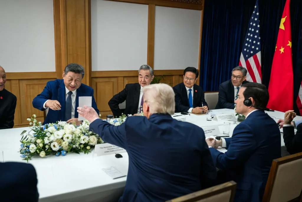 Musk et Zuckerberg ont convaincu Trump d'abandonner le décret sur l'IA
