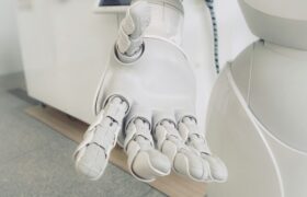 Le Japon mise sur les robots IA pour résoudre une pénurie de main-d&rsquo;œuvre