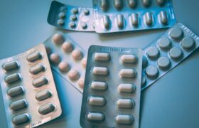 Le déploiement d&rsquo;AWS GraphRAG réduit les cycles de recherche sur les médicaments de 87 %