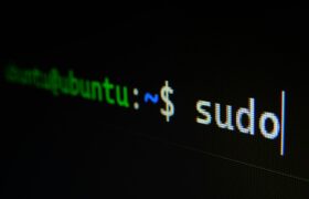 Comment l&rsquo;IA change la sécurité des VPS Linux pour les entreprises